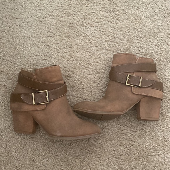 Tan booties - Picture 2 of 5